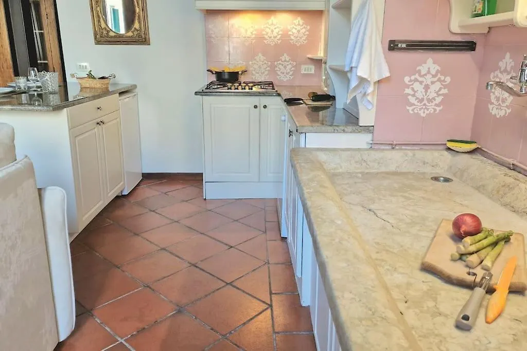 Ca'Dinora - Caesar Apartment Bardolino 0*,  Italy